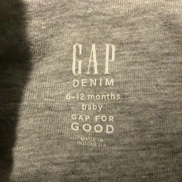 GAP Baby Quilted Chambray Bear One-Piece Denim Bodysuit, 6-12 Months Unisex - Picture 9 of 9